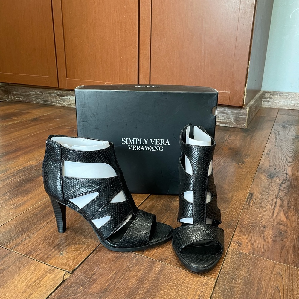 Vera Wang Heels